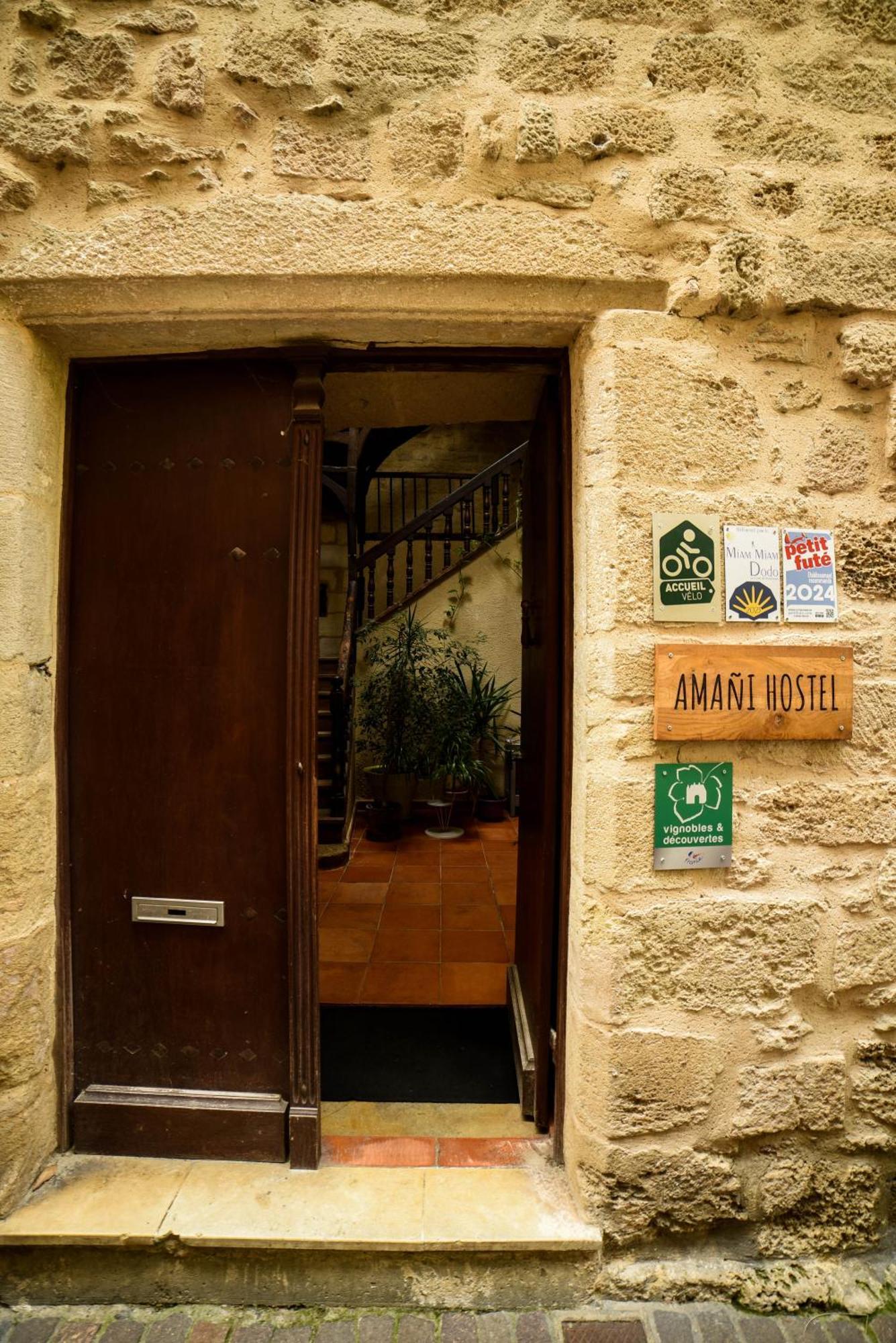 Amani Hostel La Réole Exteriör bild